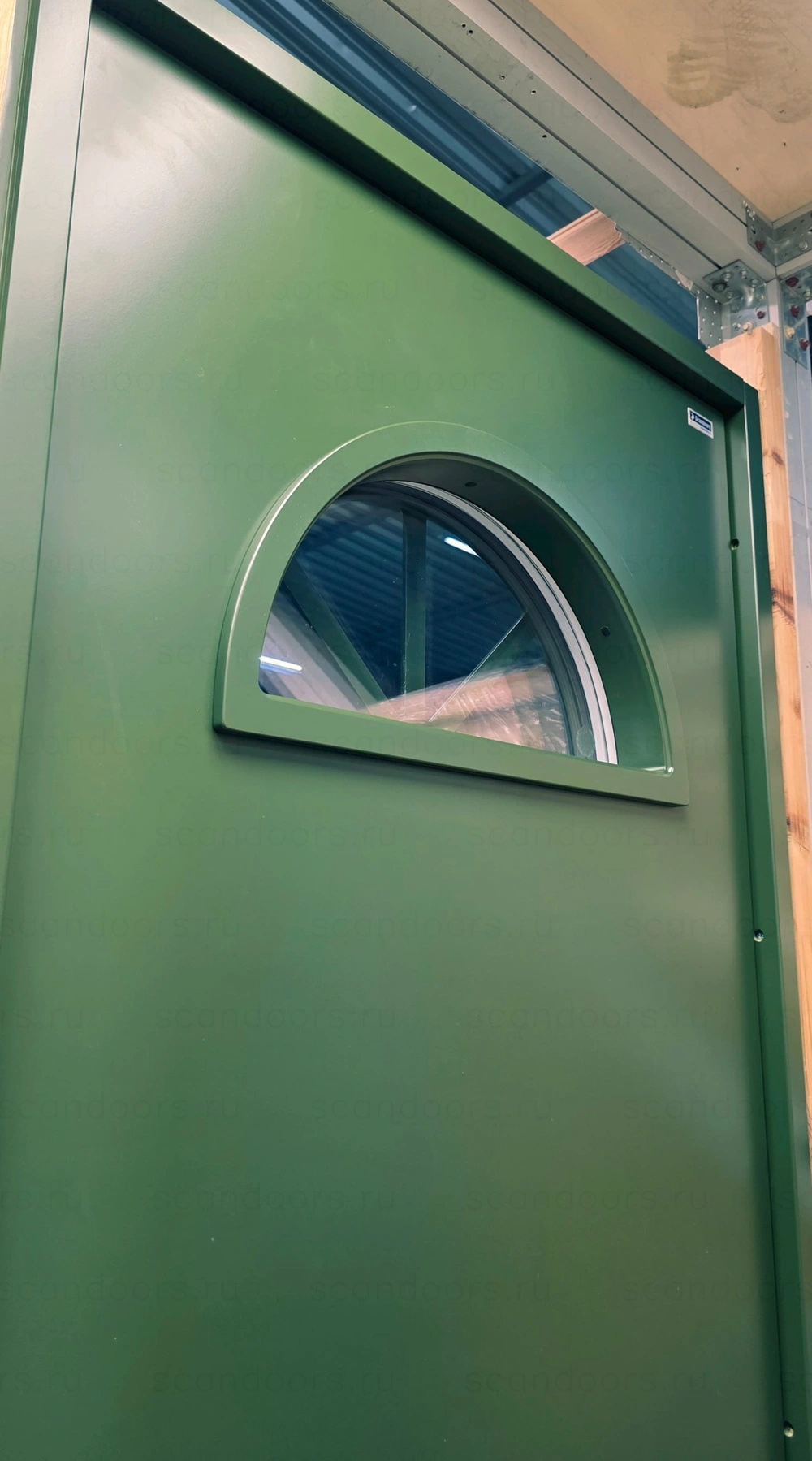 Фото 4 - Дверь Scandoors AW019 с классической фрезеровкой повторяет эстетику традиционных филёнок, но при этом имеет монолитное полотно: никаких щелей, деформаций и продувания. Scandoors: производство и монтаж