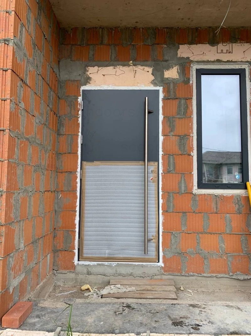 Двери Scandoors с ручкой–штангой – фото Scandoors