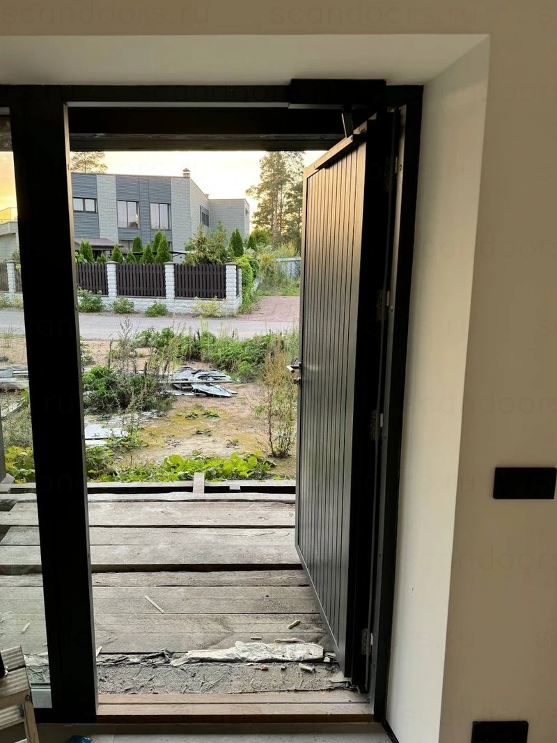 Входная группа Scandoors Planken Thermo с толщиной полотна 96мм , энергосберегающим стеклопакетом и доводчиком. – фото Scandoors