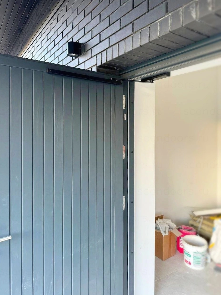 Фото 2 - Входная группа Scandoors Planken Thermo с толщиной полотна 96мм , энергосберегающим стеклопакетом и доводчиком. Scandoors: производство и монтаж