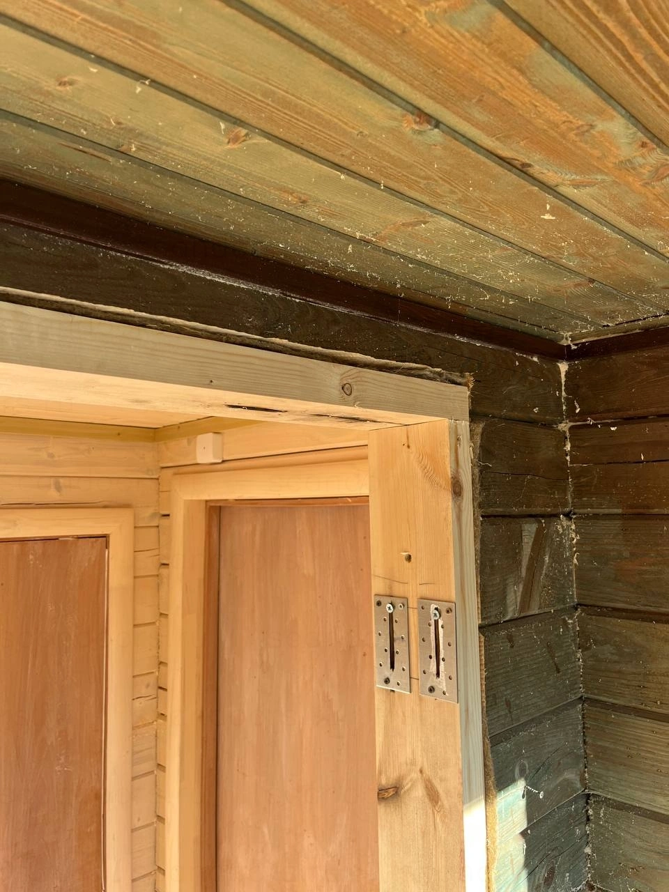 Фото 5 - Финская дверь Swedoor Jeld–wen Basic 020 в обсадную коробку. Обсада укреплена скользящими саморезами – это правильный способ крепления обсады Scandoors: производство и монтаж