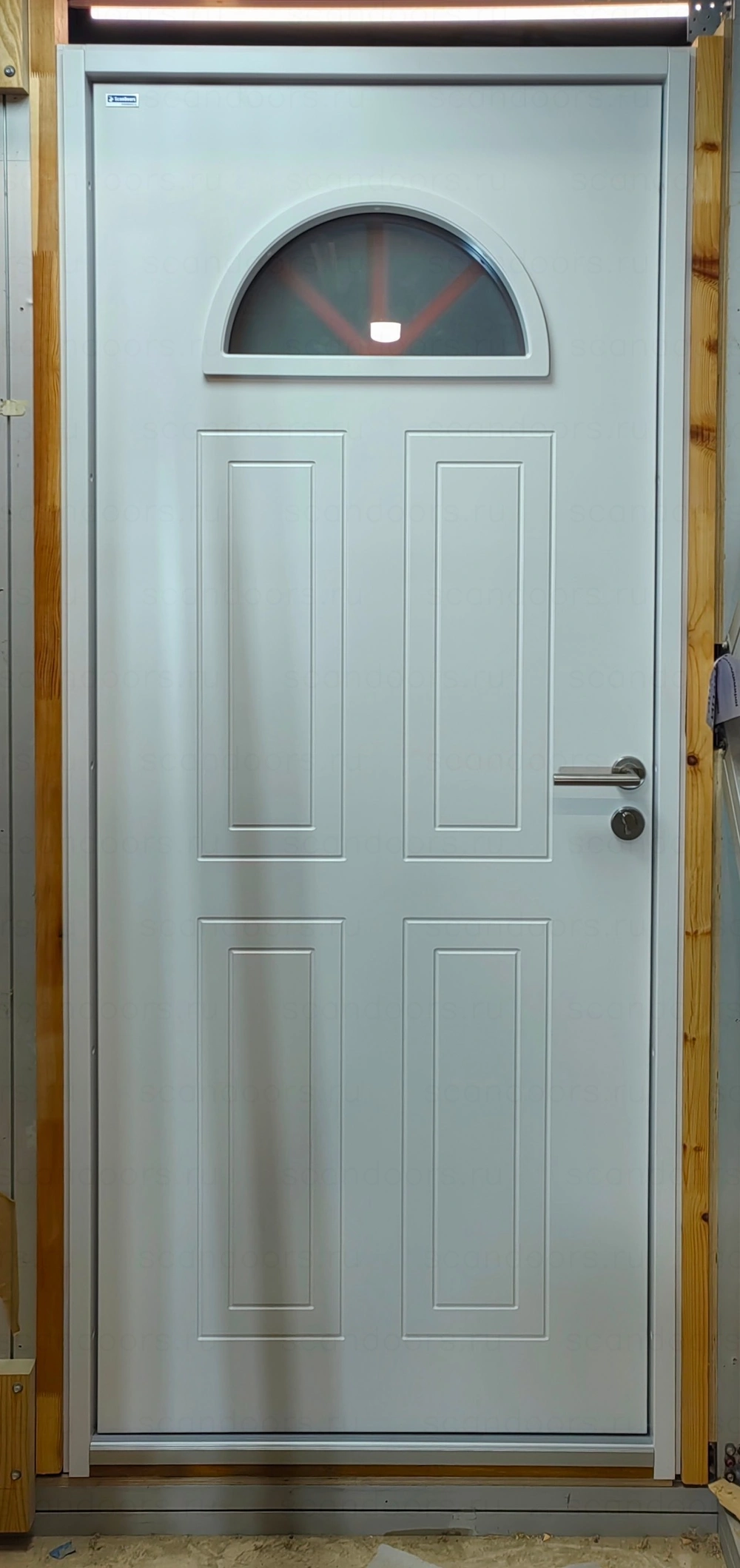 Фото 1 - Морозостойкая деревянная входная дверь Scandoors CW09 Arctic с дверным полотном толщиной 100мм и 3–я рядами уплотнения Scandoors: производство и монтаж