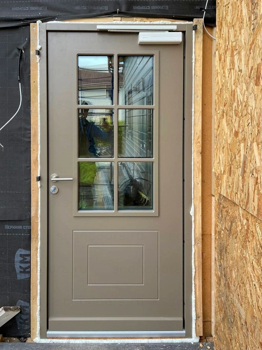 Фото 2 - Морозостойкая дверь cо стеклопакетом Scandoors FW021 Arctic. Внутреннее открывание, дверной доводчик Abloy Scandoors: производство и монтаж