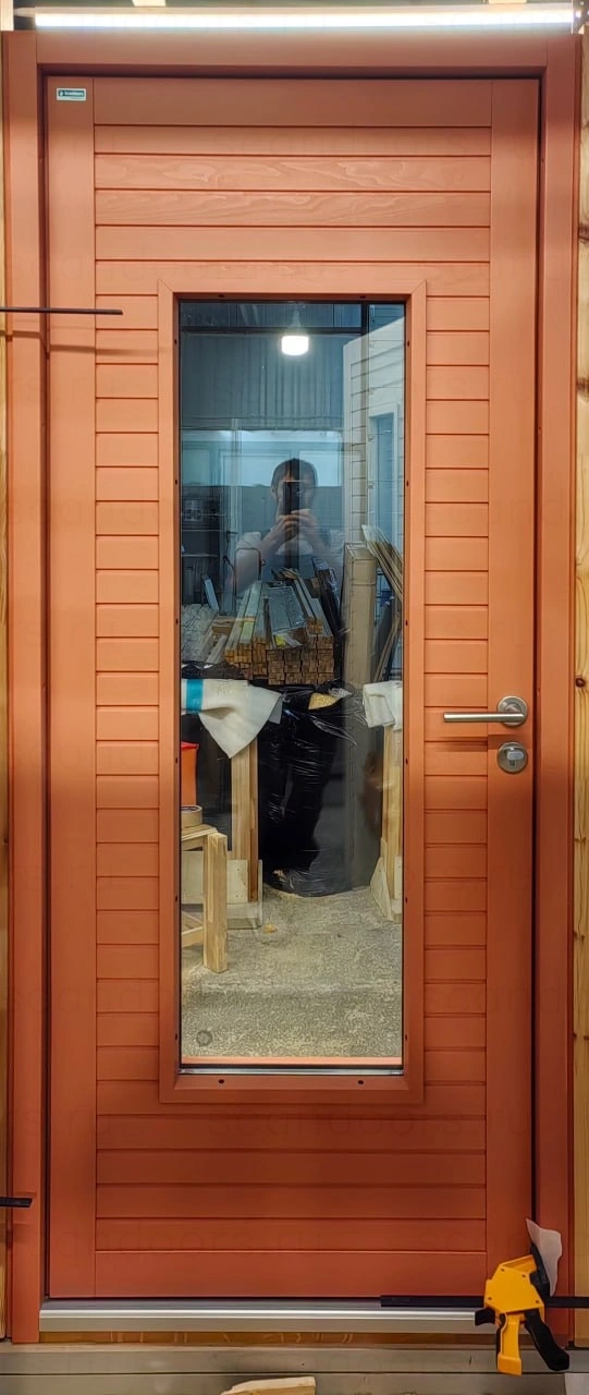 Фото 3 - Морозостойкие деревянные входные двери Scandoors Planken W012 с толщиной полотна 96мм в исполннини Thermo (2 ряда уплотнения) или Arctic (3 ряда уплотнения), остекление двухконтурный стеклопакет Scandoors: производство и монтаж
