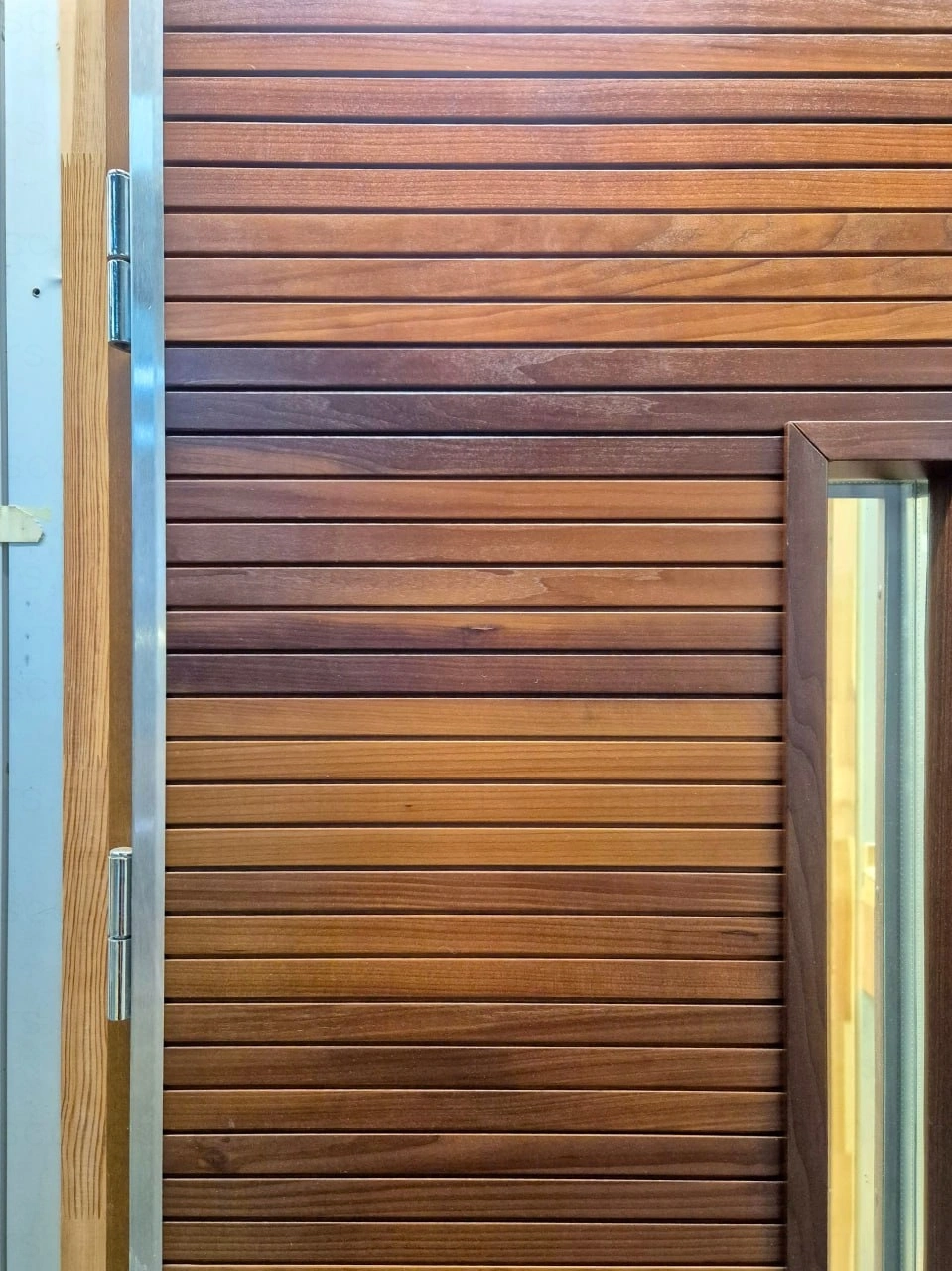Фото 2 - Морозостойкие двери Scandoors Planken из термоосины – натуральная красота и сила! Scandoors: производство и монтаж