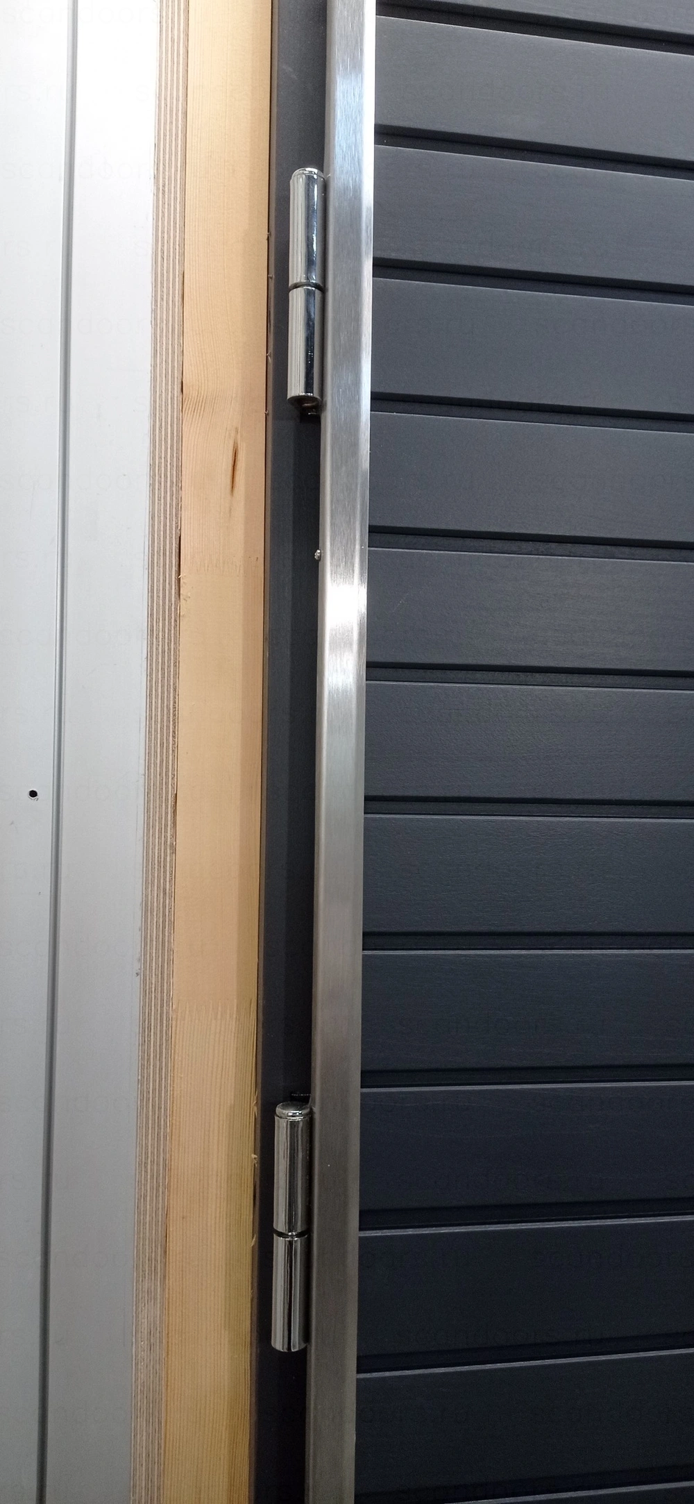 Фото 6 - planken Самая теплая дверь Scandoors Planken в исполнении Arctic, с наружным притвором и усиленным полотном 96мм. Отделка из массива дерева. Не имеет аналогов. Для любых морозов. Scandoors: производство и монтаж