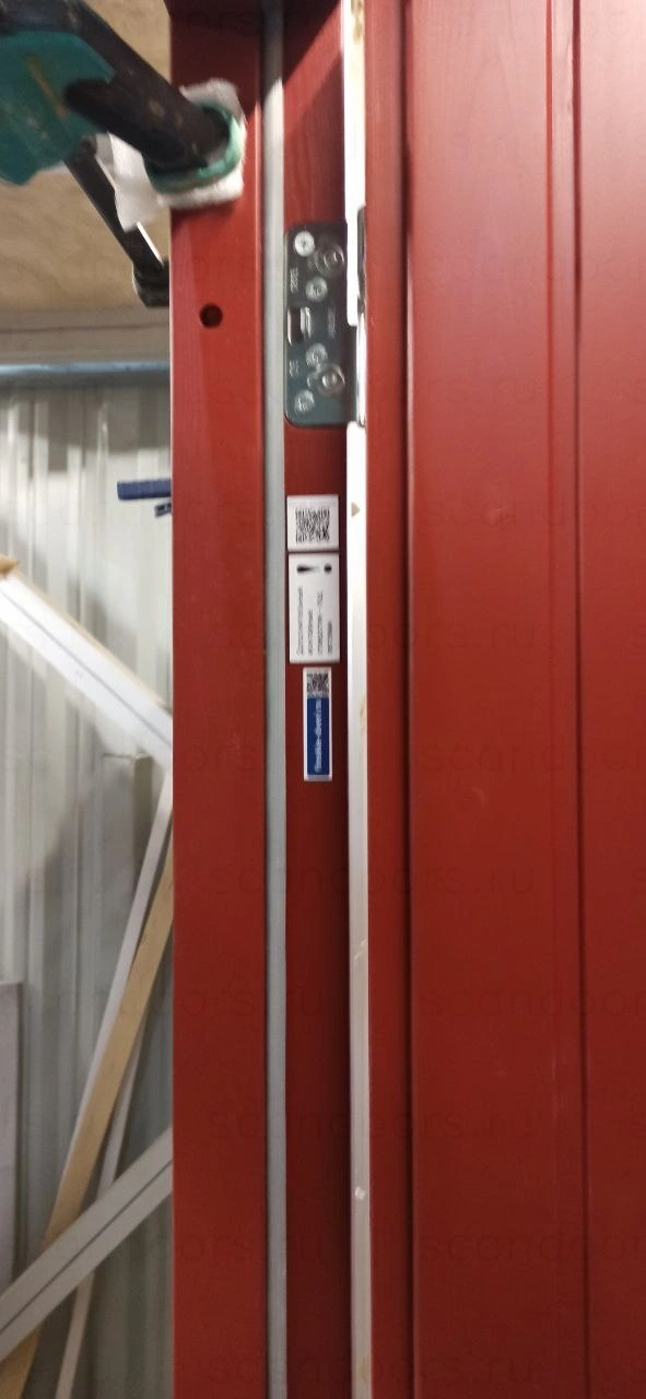 Фото 2 - Разноцветные теплые двери Scandi с замками и ручками Abloy Scandoors: производство и монтаж