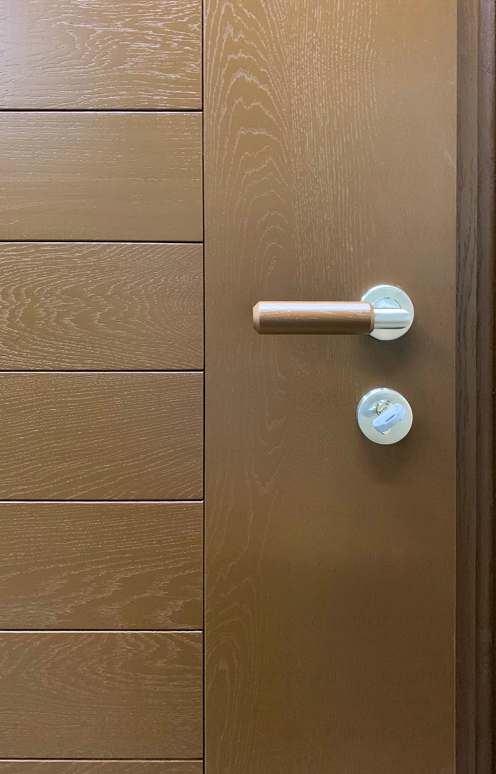Фото 5 - Самые теплые двери Премиум класса с отделкой из дуба Scandoors Wood Arctic в комплектации со скрытыми петлями, трехточечным замком и доводчиком Scandoors: производство и монтаж