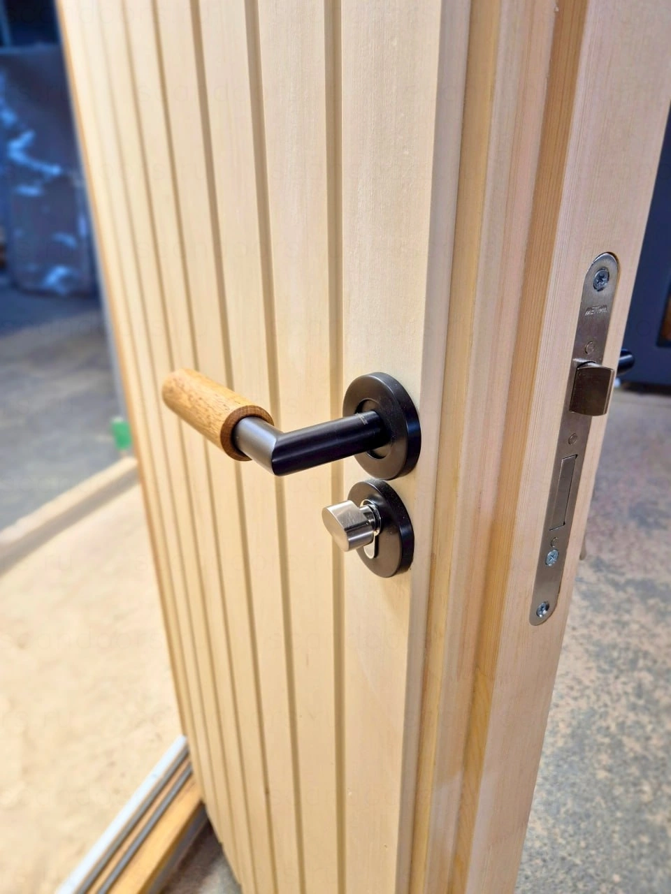 Фото 7 - 🔥 Scandi Thermo scandithermo – почему её хвалят даже в лютые морозы? Scandoors: производство и монтаж