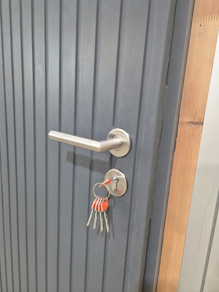 Фото 2 - Уличная входная дверь в частный дом Scandoors Planken Scandoors: производство и монтаж