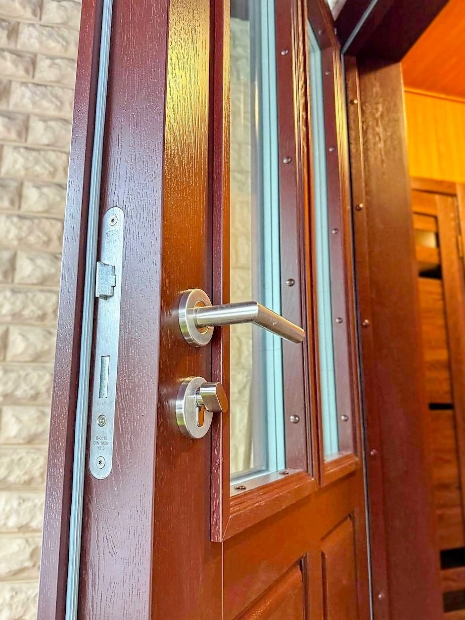 Фото 4 - 🚪🔥Scandoors Wood – морозостойкая дверь из массива дуба, созданная для самых суровых зим и взыскательных ценителей, дверь в которой престиж совмещает инженерную точность Scandoors: производство и монтаж