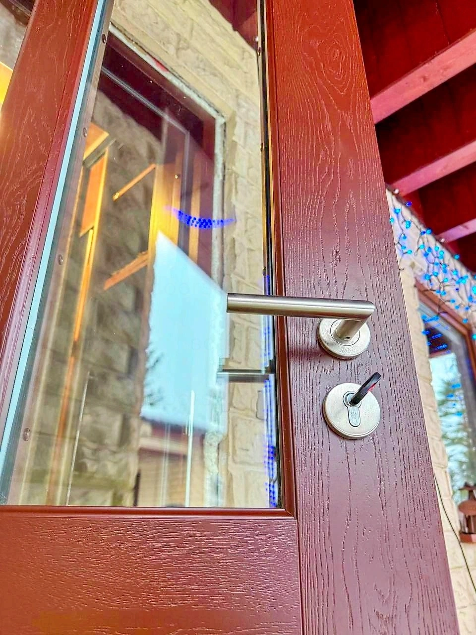 Фото 5 - 🚪🔥Scandoors Wood – морозостойкая дверь из массива дуба, созданная для самых суровых зим и взыскательных ценителей, дверь в которой престиж совмещает инженерную точность Scandoors: производство и монтаж