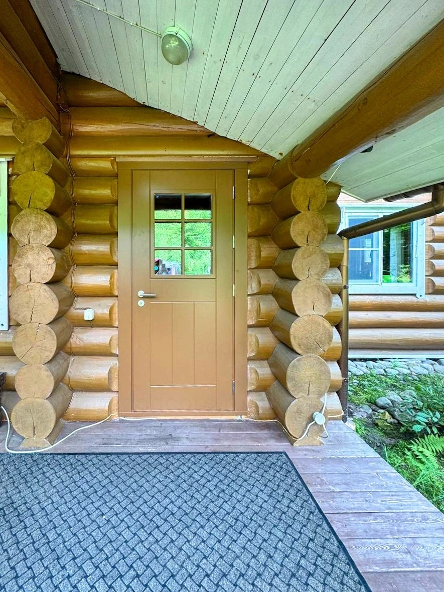 Фото 1 - Сквозняки, перекосы, промерзание – хватит это терпеть! Scandoors: производство и монтаж