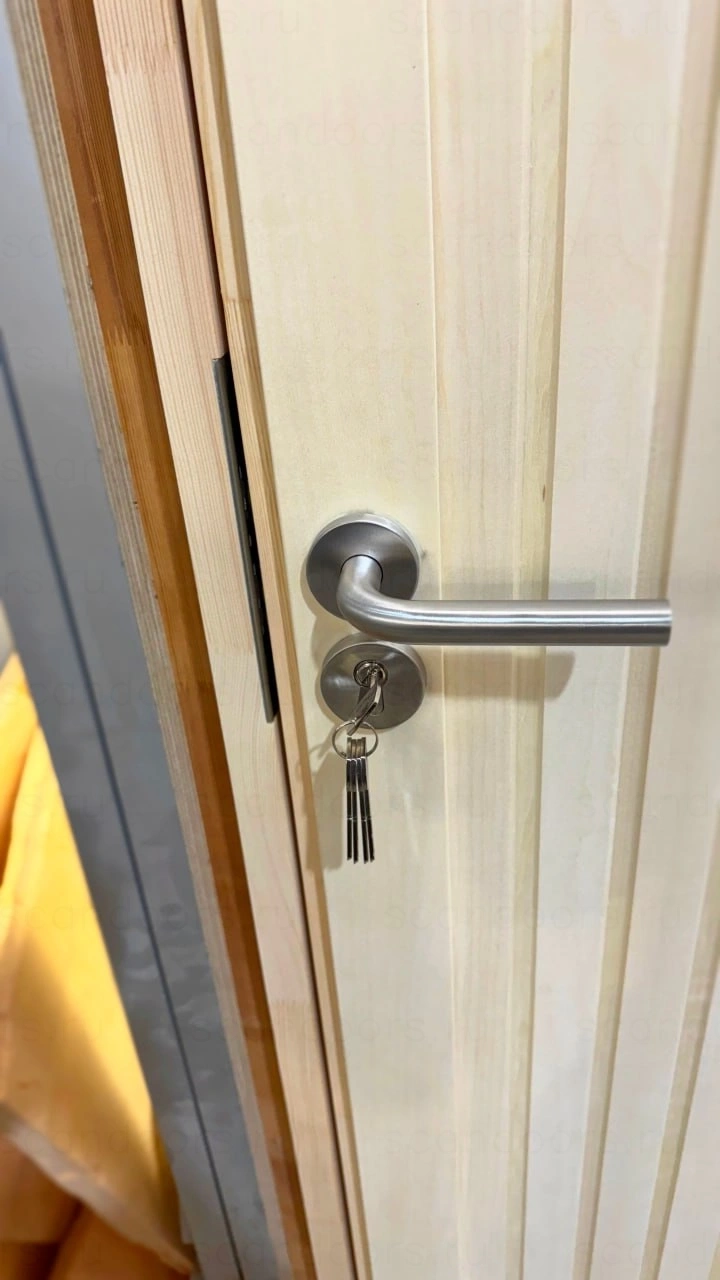 Фото 7 - Теплая входная дверь Scandi Plus с отделкой из осины Scandoors: производство и монтаж