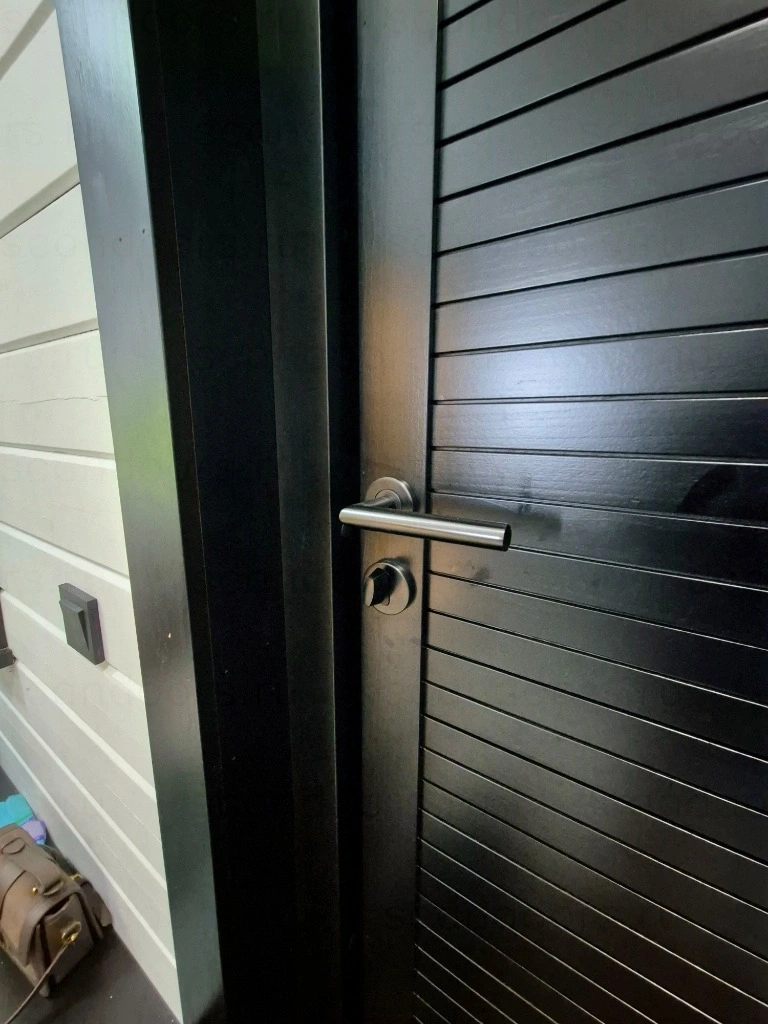 Фото 5 - Какую входную дверь выбрать в дом: плюсы термодерева Scandoors: производство и монтаж