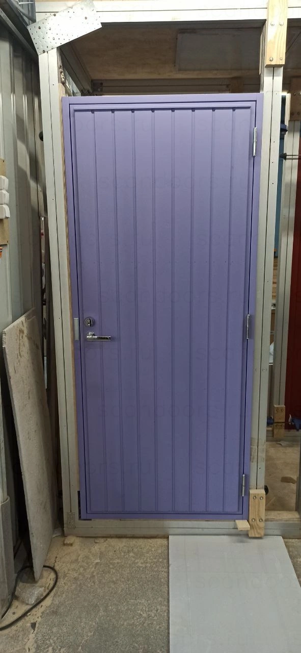 Фото 7 - Разноцветные теплые двери Scandi с замками и ручками Abloy Scandoors: производство и монтаж